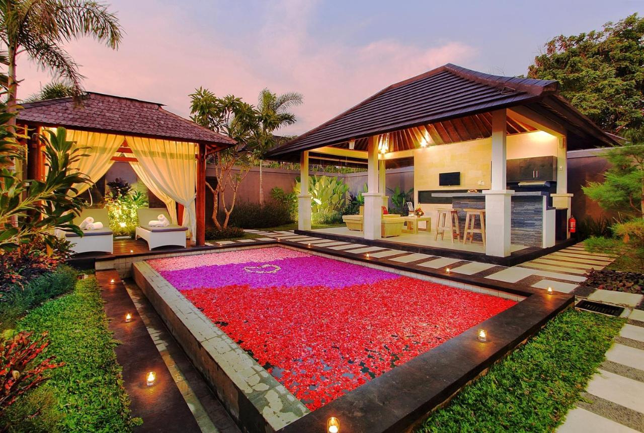 Agata Villas Seminyak Exterior photo
