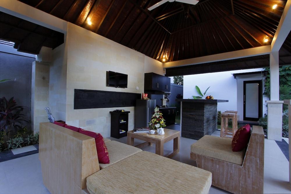 Agata Villas Seminyak Exterior photo