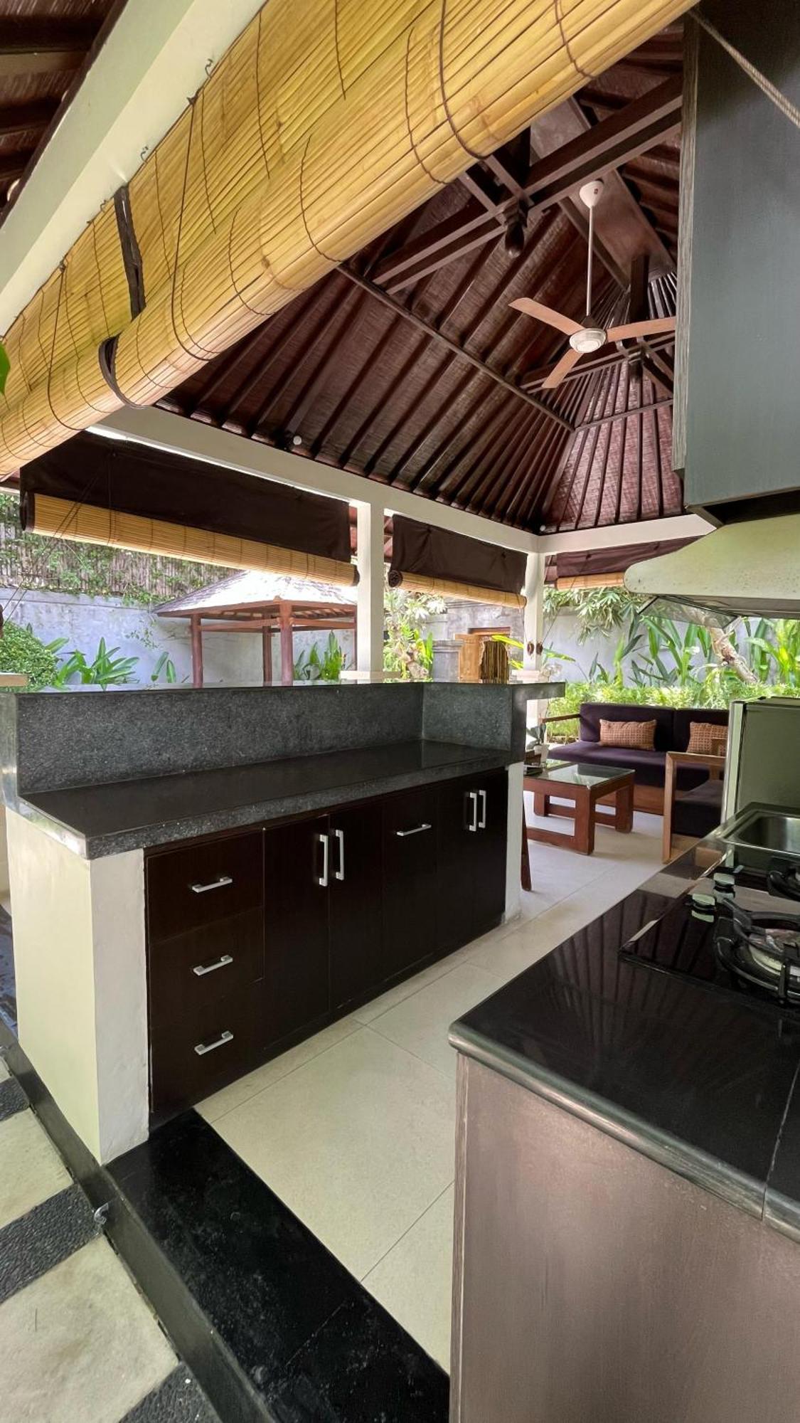 Agata Villas Seminyak Exterior photo